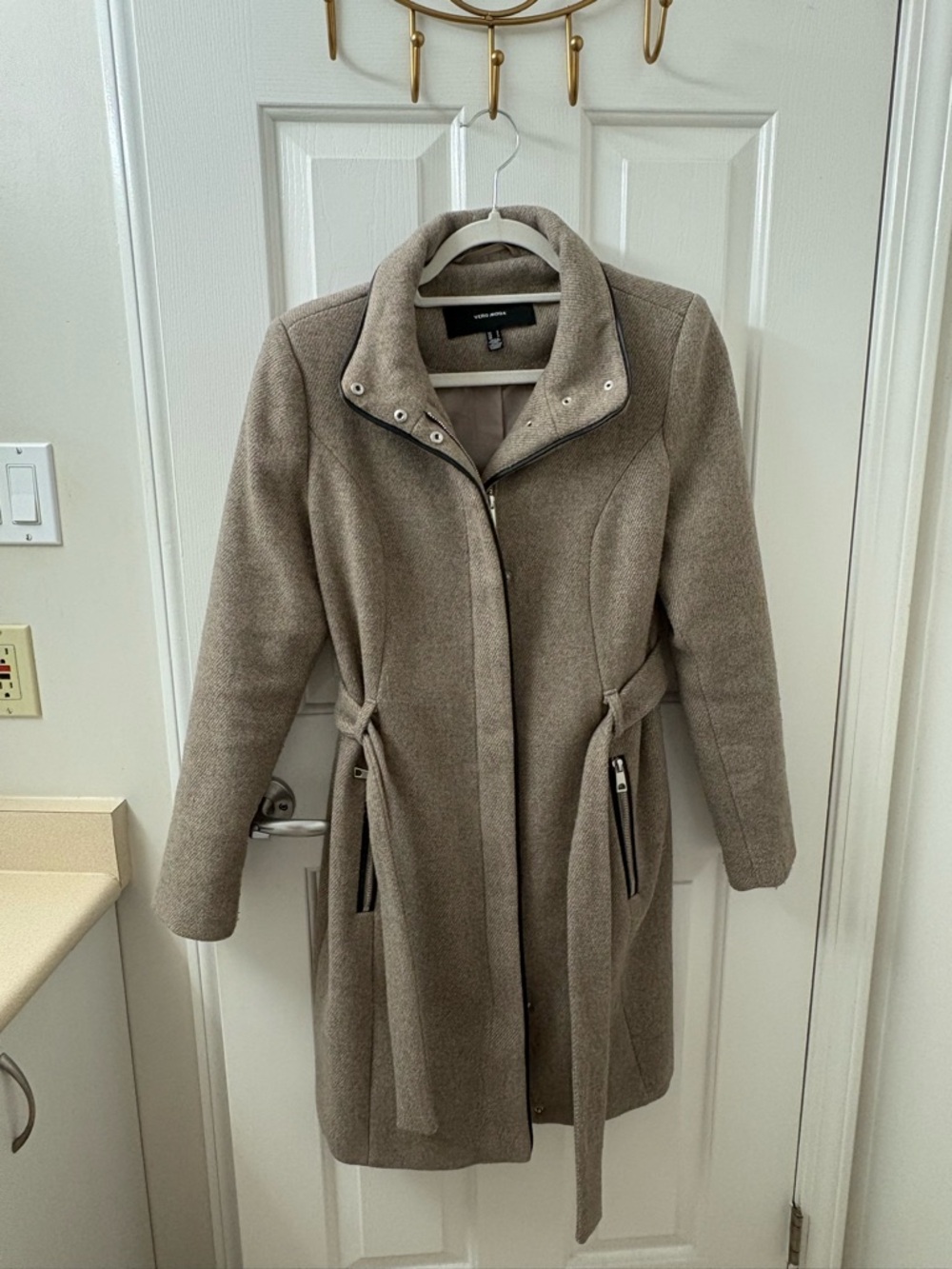 Vero Moda belted coat in a beautiful neutral beige tone 🤎